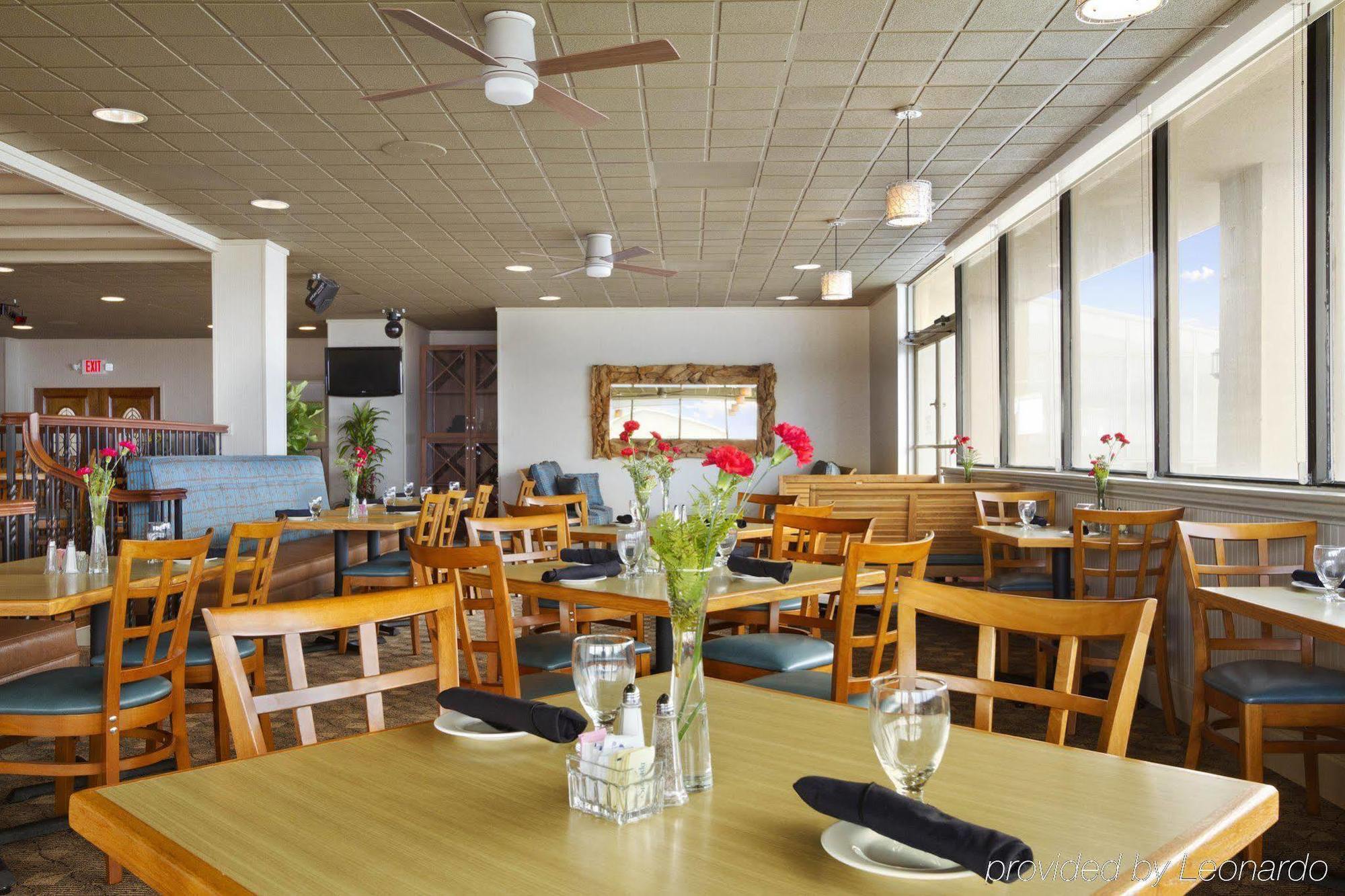 Ramada Plaza By Wyndham Nags Head Oceanfront Hotel Kill Devil Hills Eksteriør billede