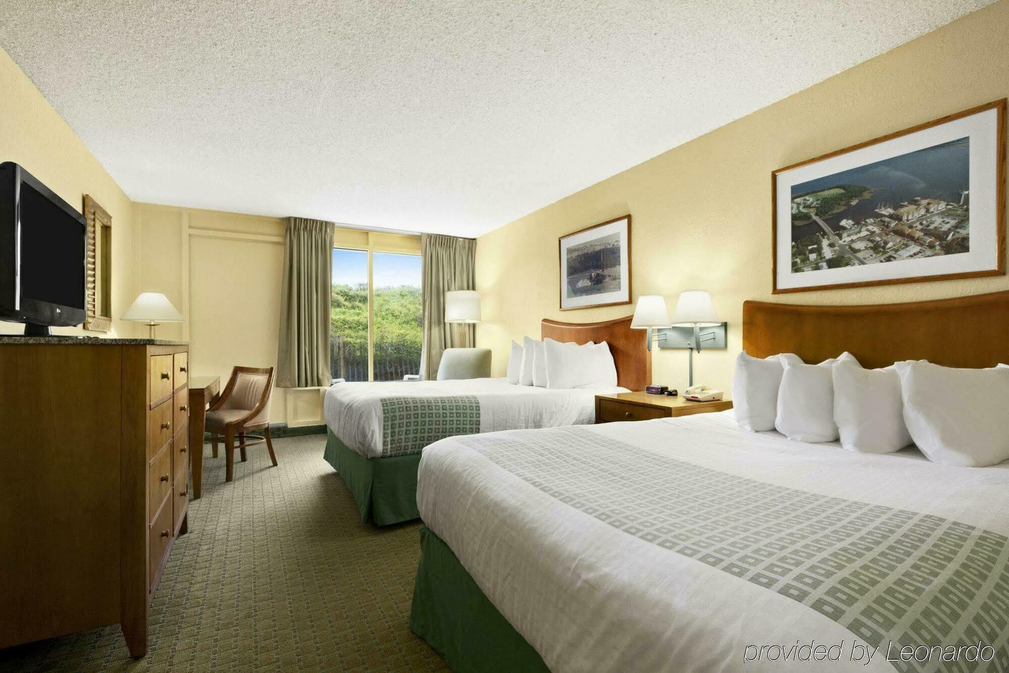 Ramada Plaza By Wyndham Nags Head Oceanfront Hotel Kill Devil Hills Eksteriør billede